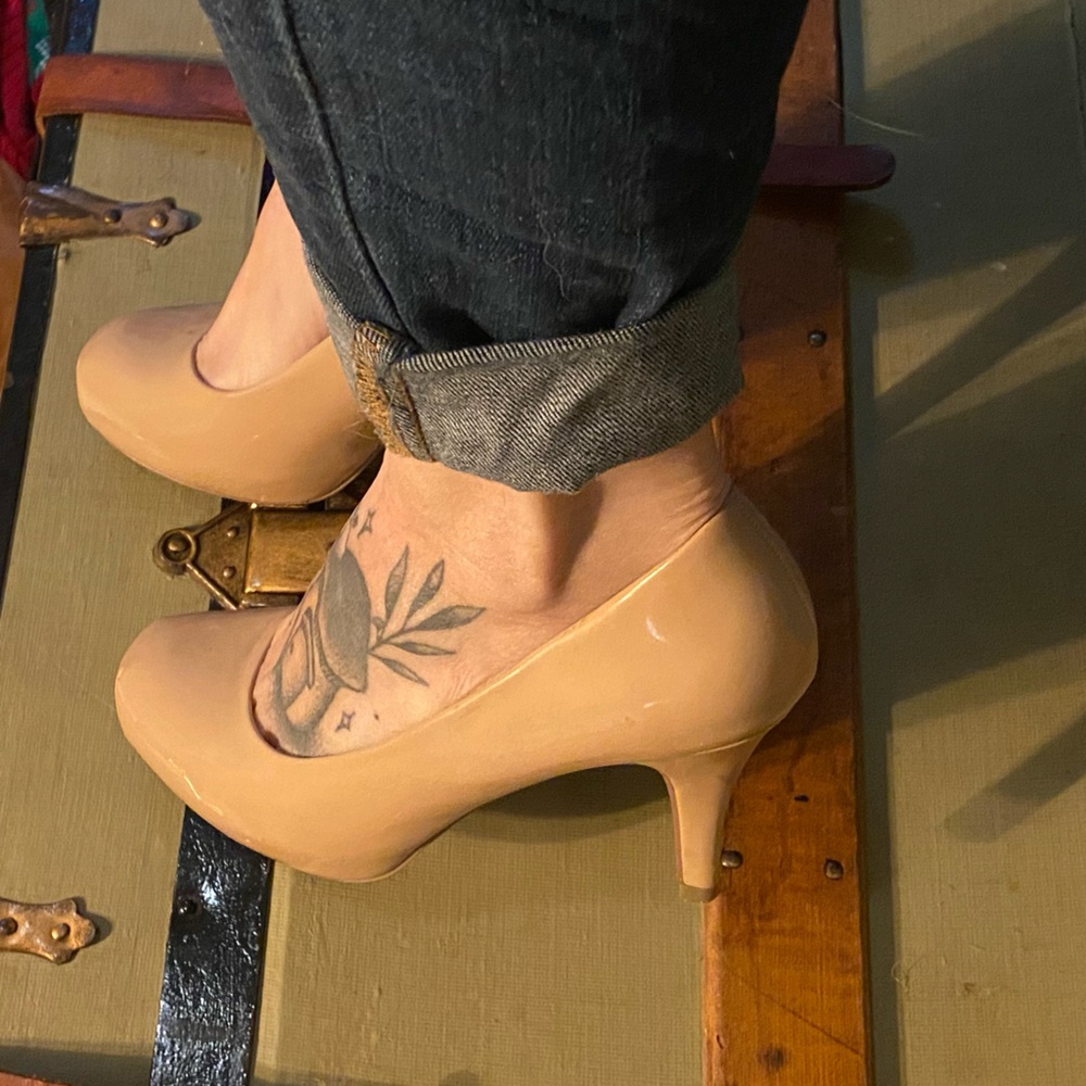 Neutral heels - Picture 5 of 6